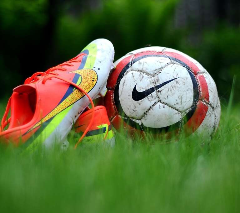 grass-sport-game-play-sunlight-summer-854811-pxhere.com